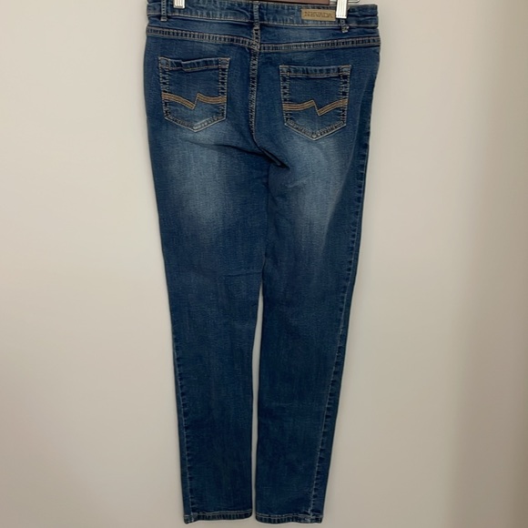 Nevada Size 28 Lower Rise Jeans - Picture 2 of 4